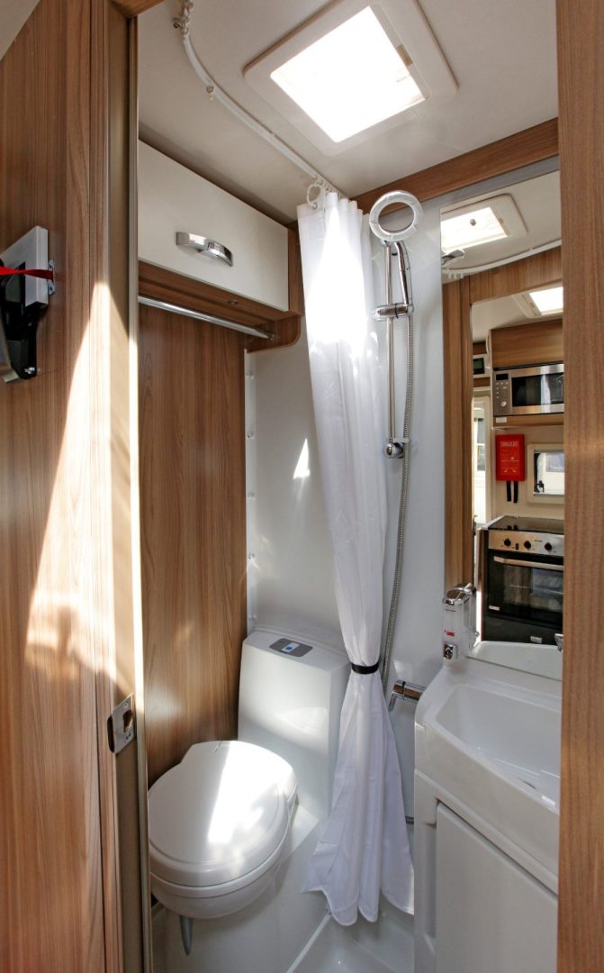 Swift Escape 694 - 5 Berth Motorhome - Camperfun