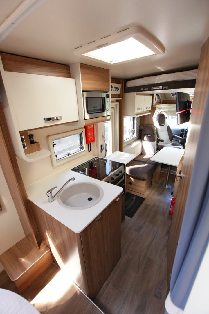 Swift Escape 694 - 5 Berth Motorhome - Camperfun