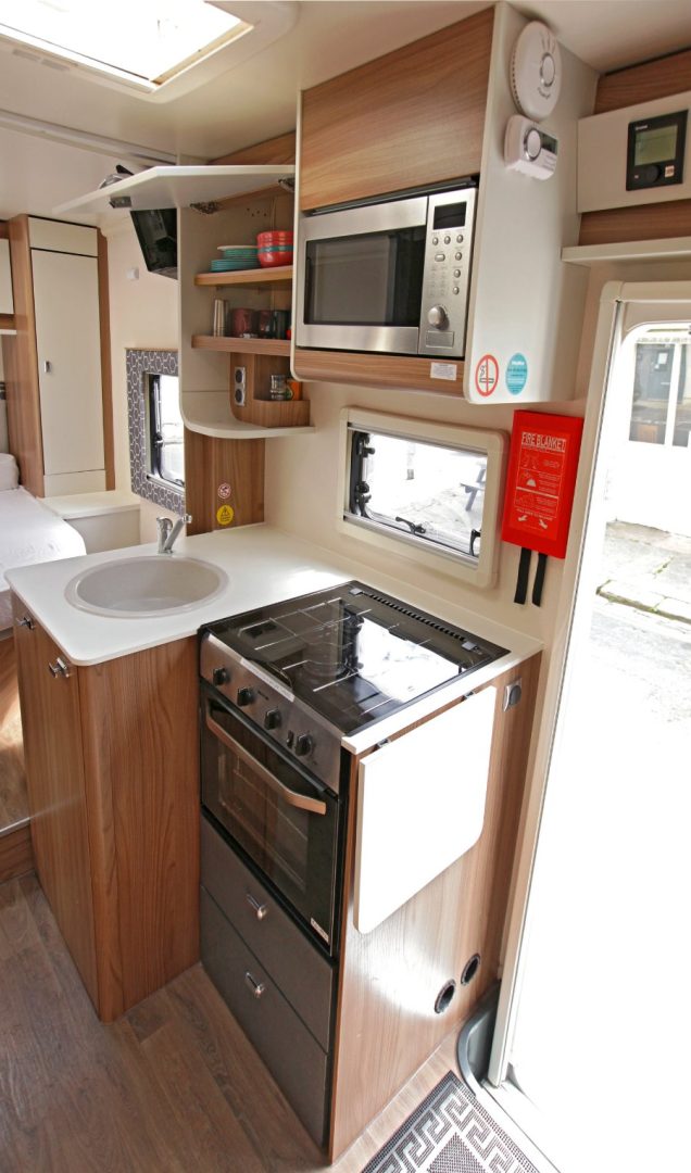 Swift Escape 694 - 5 Berth Motorhome - Camperfun