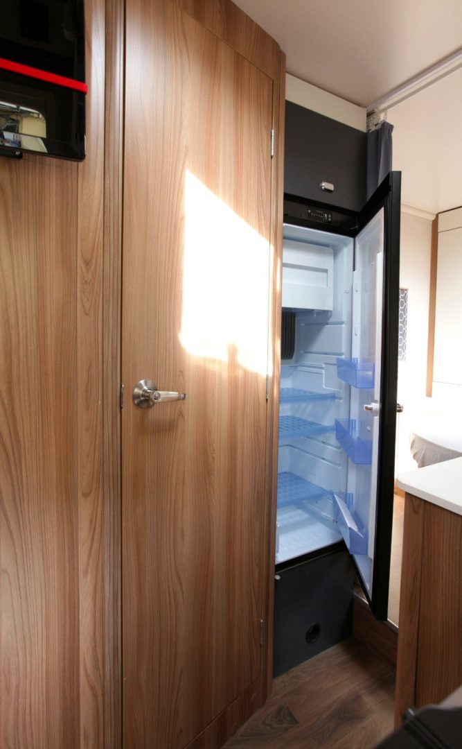 Swift Escape 694 - 5 Berth Motorhome - Camperfun