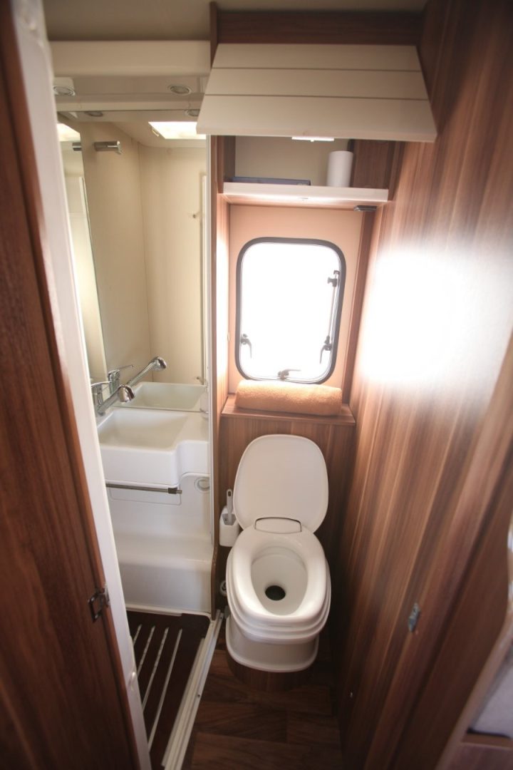 T-Line 746 – 6 Berth Motorhome Hire Brighton