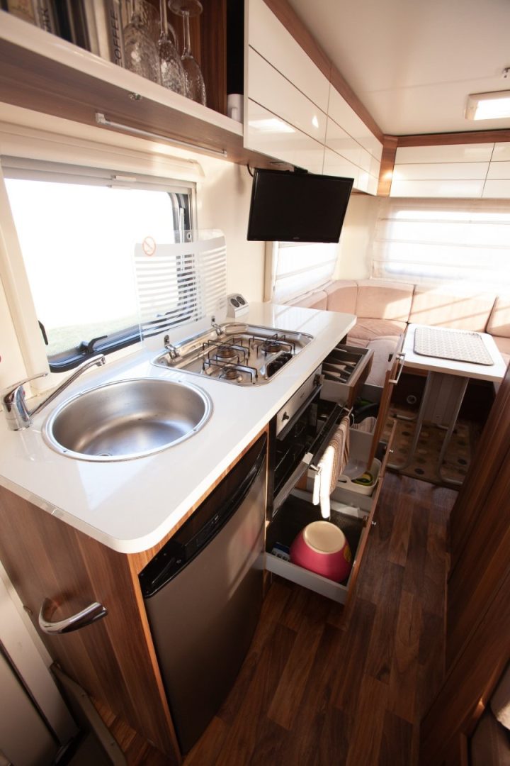 T-Line 746 – 6 Berth Motorhome Hire Brighton